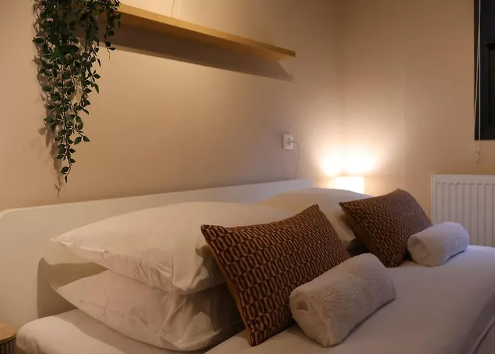 Sana Hideout, Romantisch Boshuisjes Voor 2 Naast Het Bos En Sauna Drome