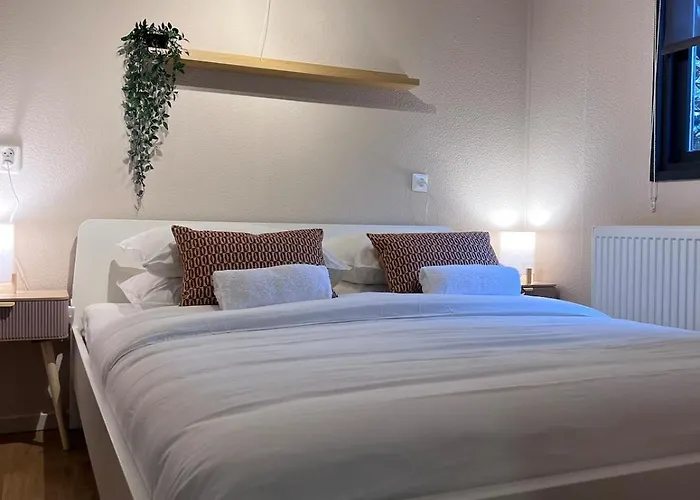 Chalet Sana Hideout, Romantisch Boshuisjes Voor 2 Naast Het Bos En Sauna Drome Putten